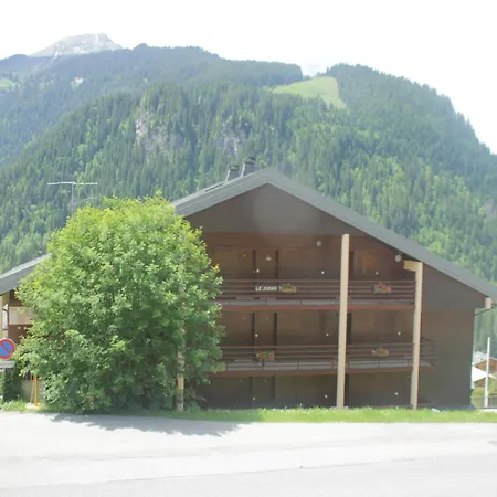 Near Free Shuttle Stop * Chatel